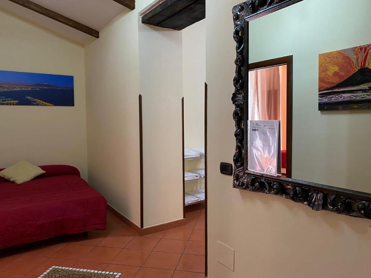 Home In Love: Vicoletto Dei Presepi Neapel Exterior foto