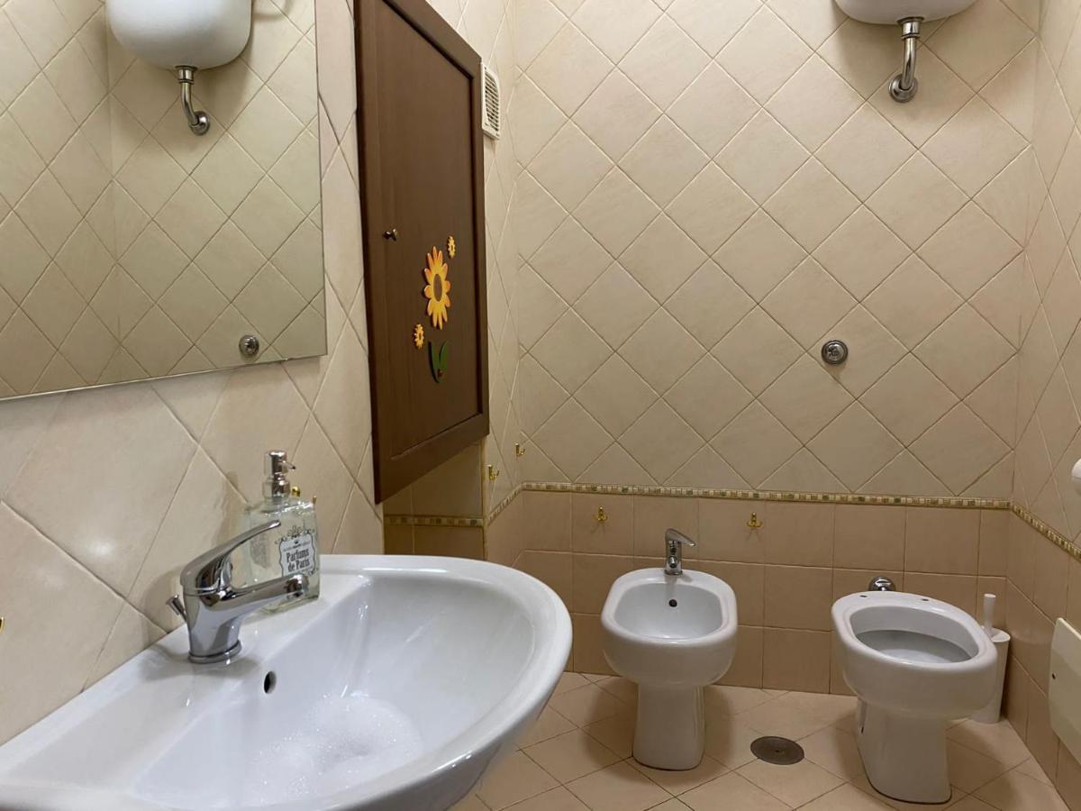 Home In Love: Vicoletto Dei Presepi Neapel Exterior foto