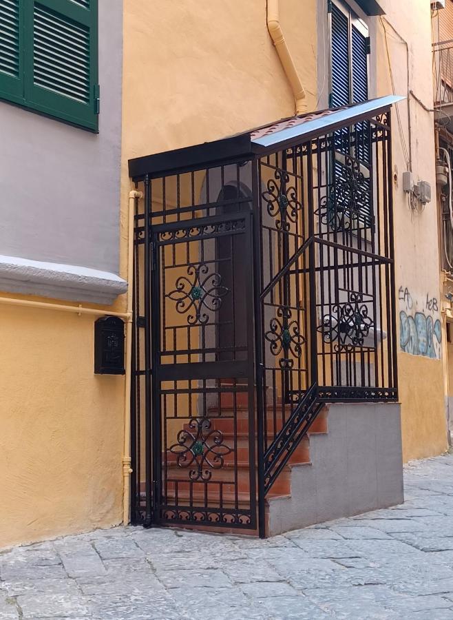 Home In Love: Vicoletto Dei Presepi Neapel Exterior foto